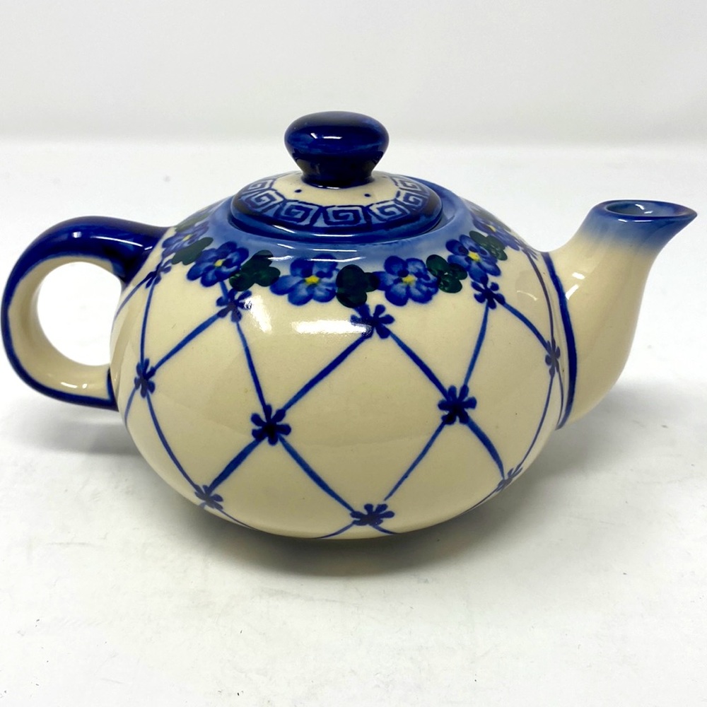 Handmade Polish Boleslawca Pottery Teapot - Picture 4 of 10